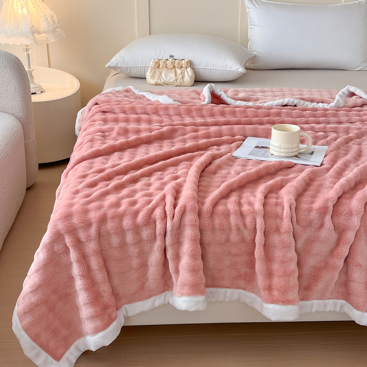 91家纺网 家纺一手货源 找家纺 默忆 2025新款A类保暖加厚仿兔毛毯毯子 粉