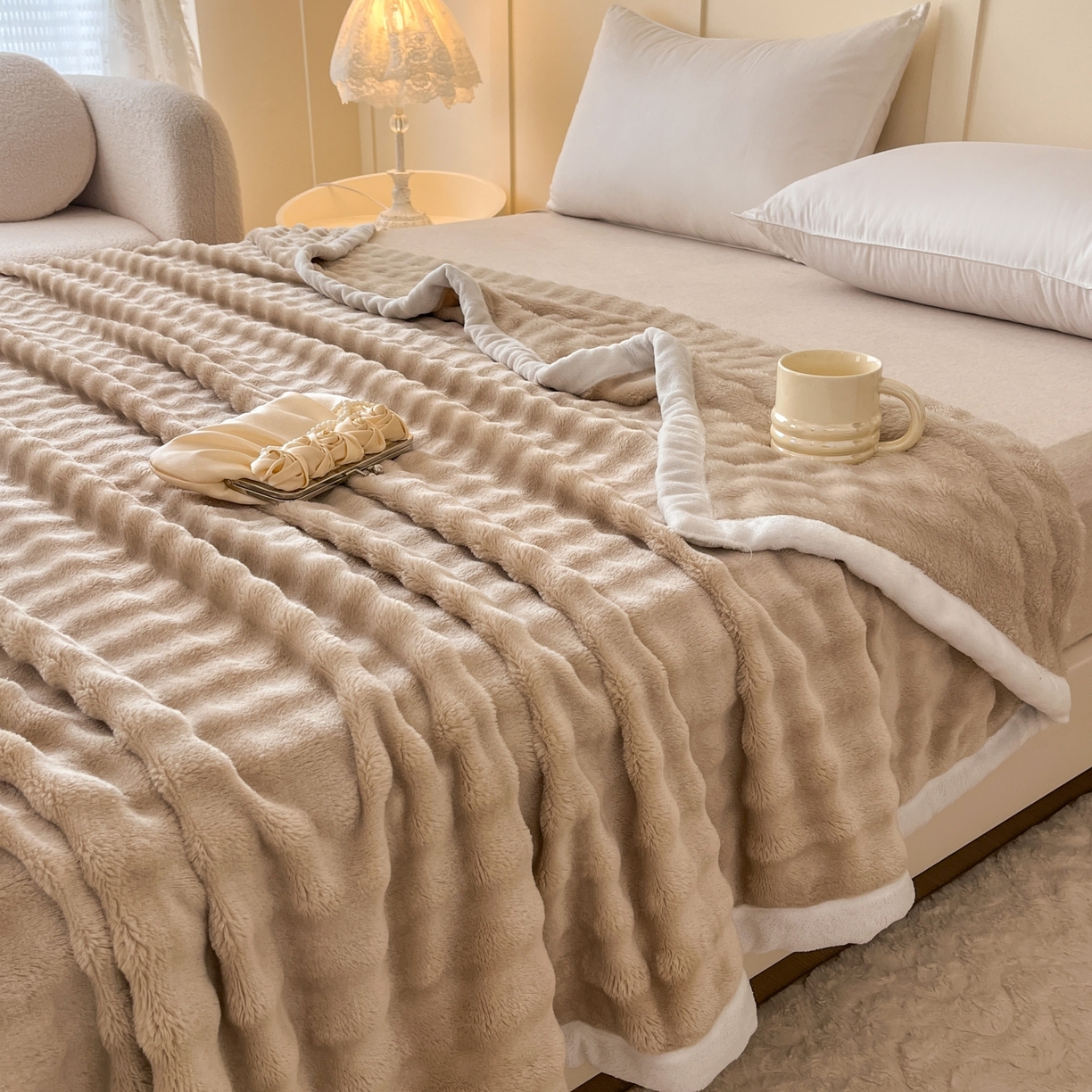 91家纺网 家纺一手货源 找家纺 默忆 2025新款A类保暖加厚仿兔毛毯毯子 咖色