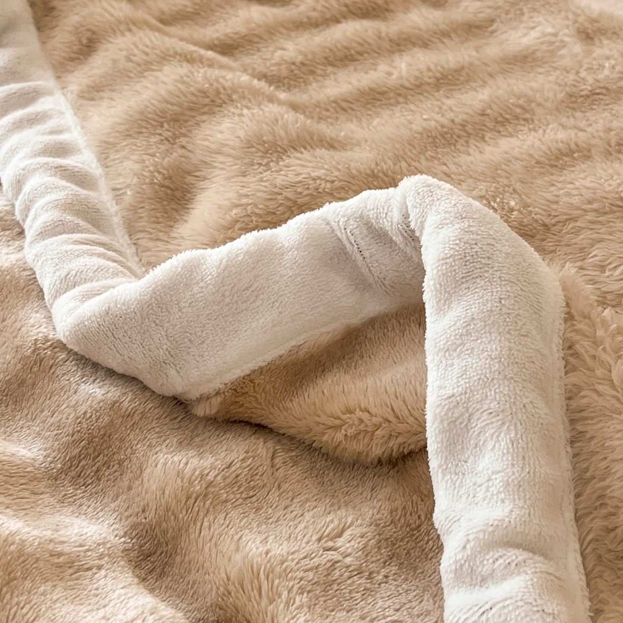 91家纺网 家纺一手货源 找家纺 默忆 2025新款A类保暖加厚仿兔毛毯毯子 咖色