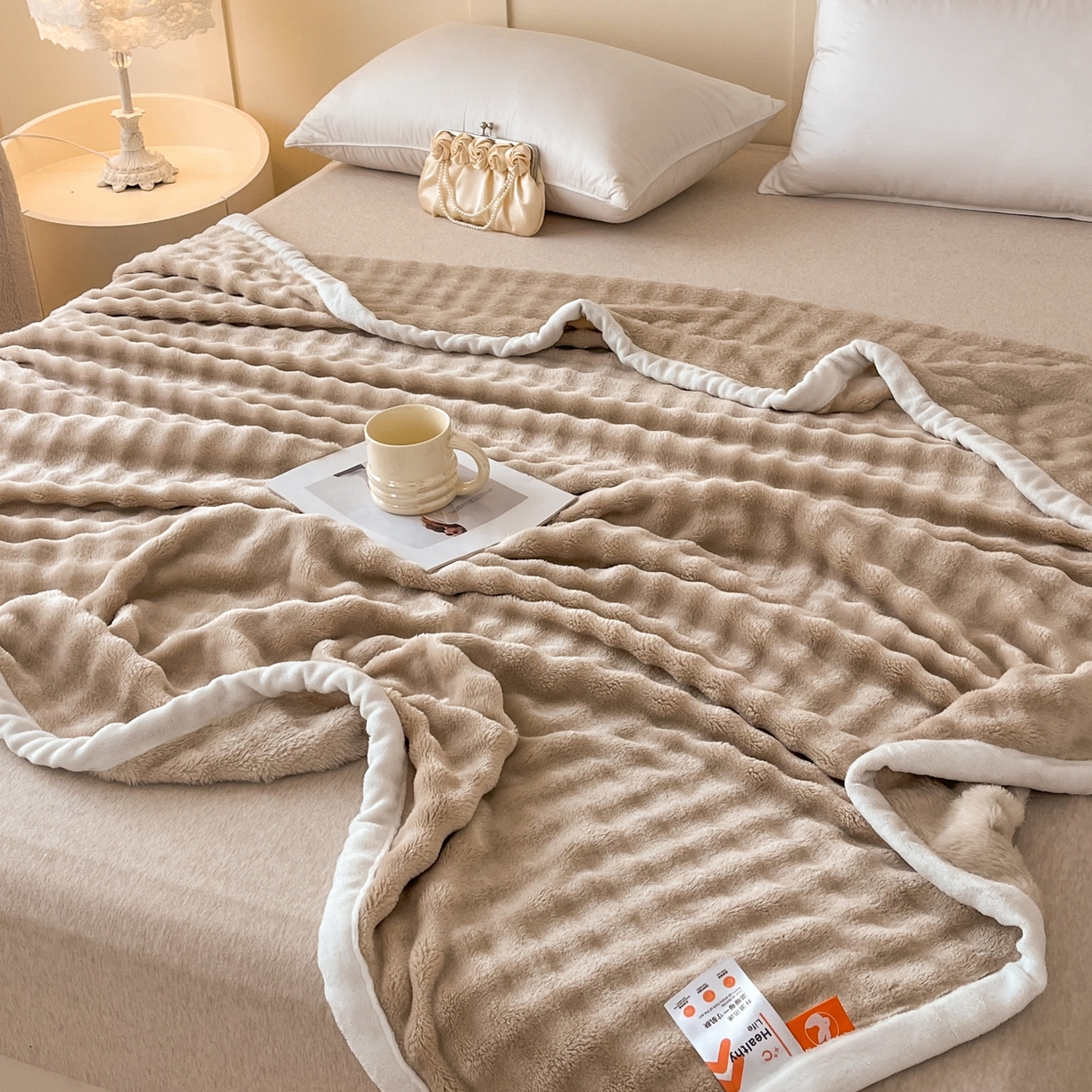 91家纺网 家纺一手货源 找家纺 默忆 2025新款A类保暖加厚仿兔毛毯毯子 咖色