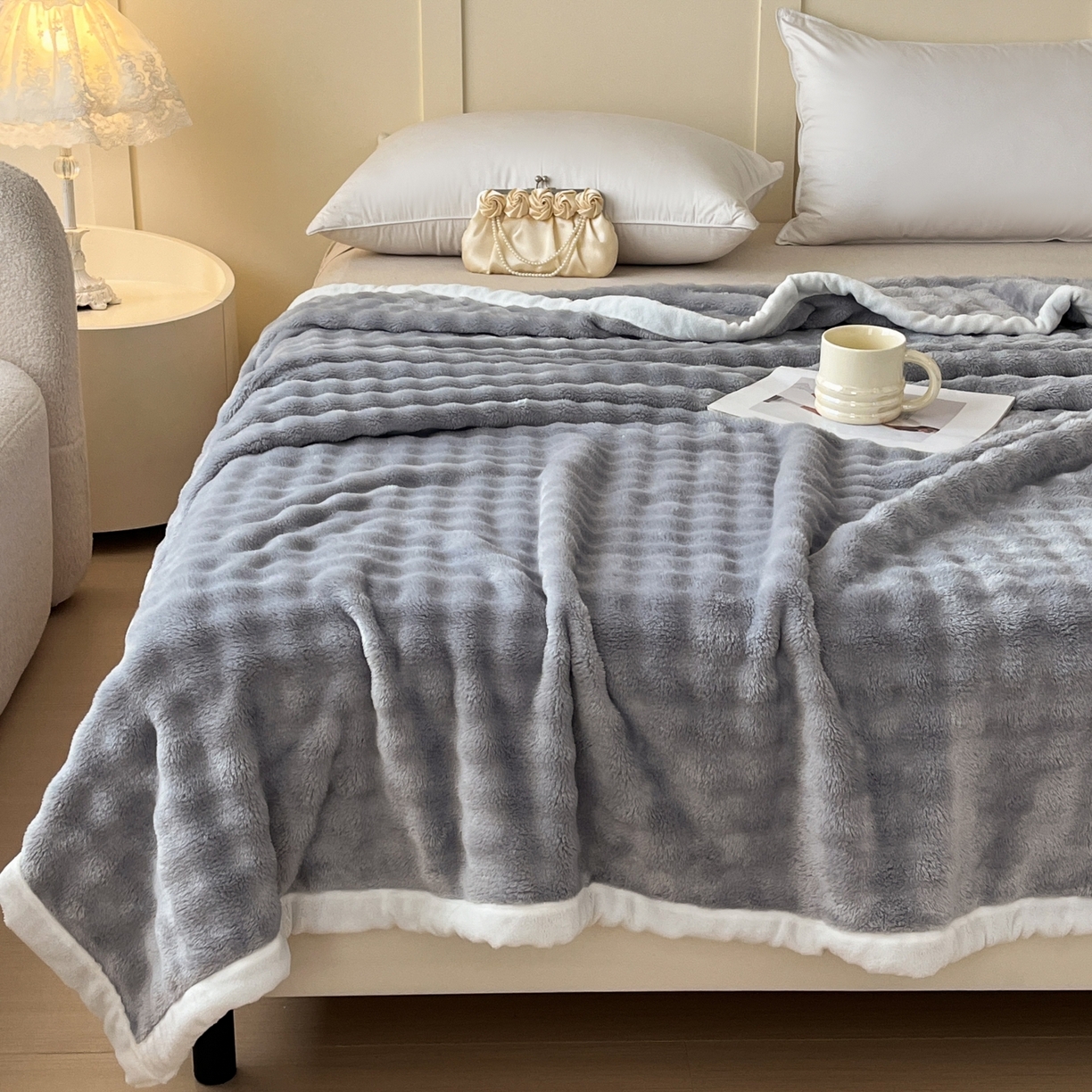 91家纺网 家纺一手货源 找家纺 默忆 2025新款A类保暖加厚仿兔毛毯毯子 蓝灰