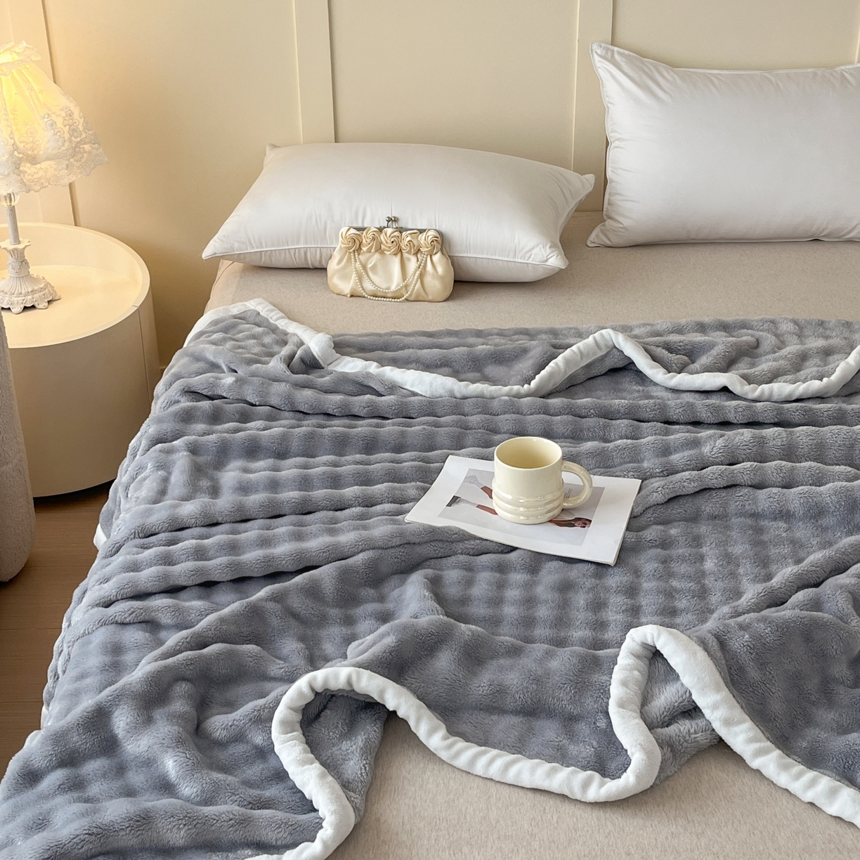 91家纺网 家纺一手货源 找家纺 默忆 2025新款A类保暖加厚仿兔毛毯毯子 蓝灰