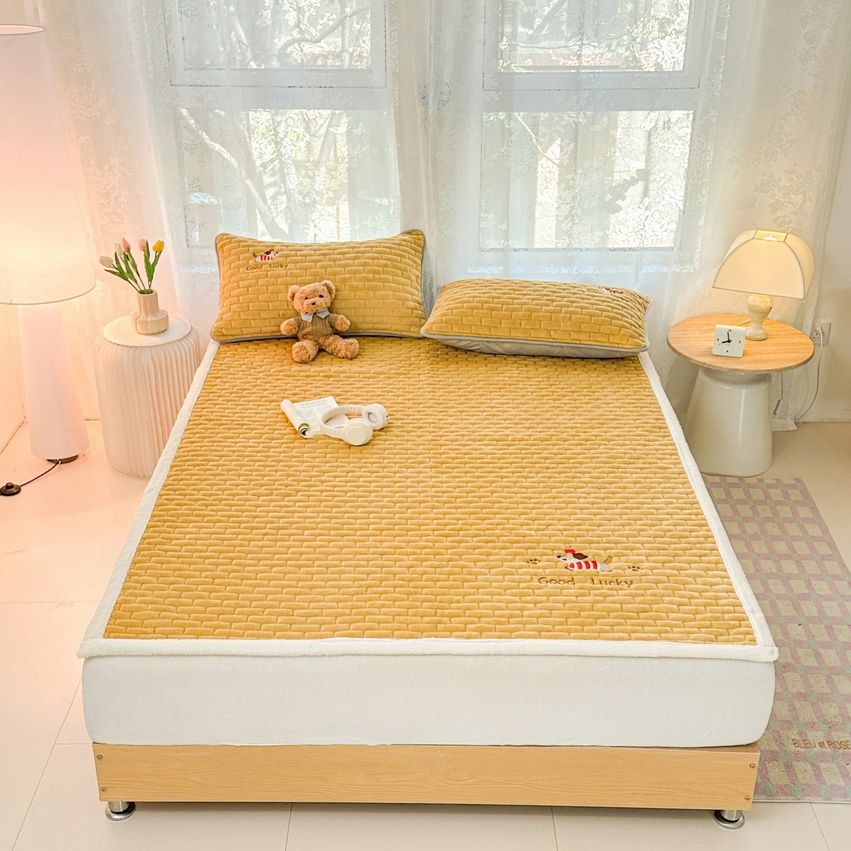恋绒家纺 2025新款加厚牛奶绒夹棉床褥床护垫床垫 幸运狗-杏黄