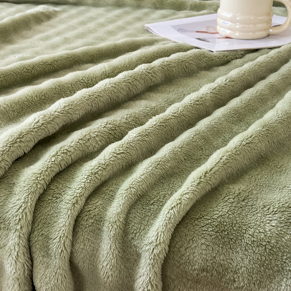 91家纺网 家纺一手货源 找家纺 默忆 2025新款A类保暖加厚仿兔毛毯毯子 绿