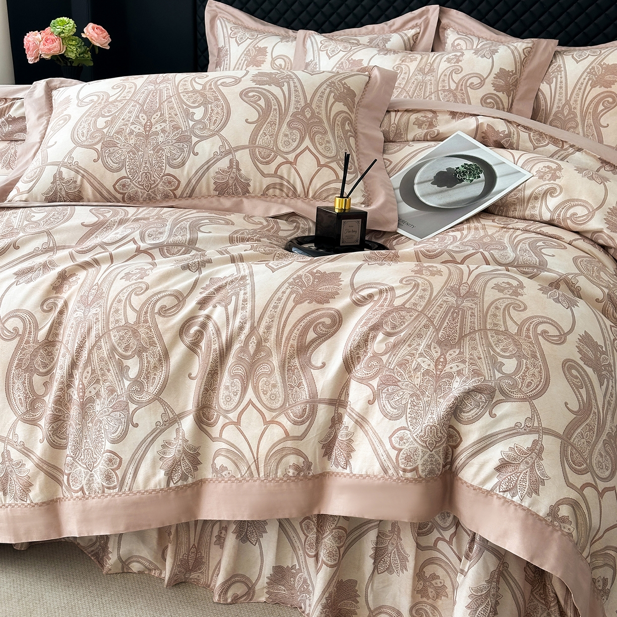 91家纺网 家纺一手货源 找家纺 （总）福丽莱家纺 2025新款高端60纯棉数码印花夹棉床裙四件套