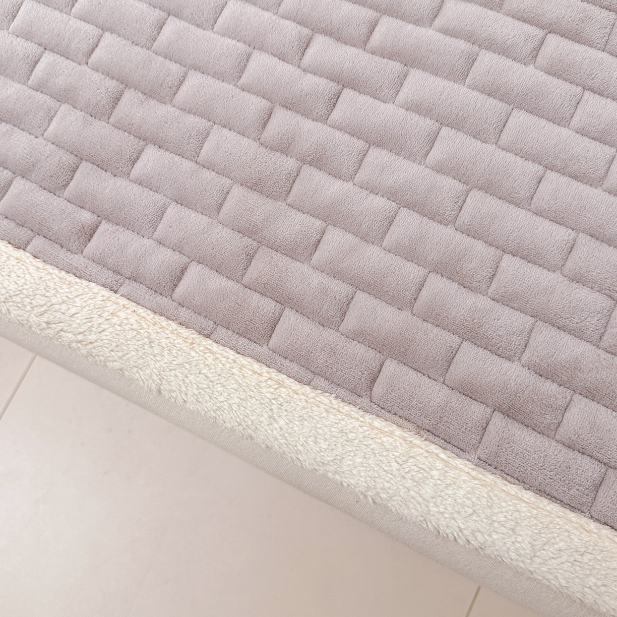 91家纺网 家纺一手货源 找家纺 恋绒家纺 2025新款加厚牛奶绒夹棉床褥床护垫床垫 幸运狗-银灰