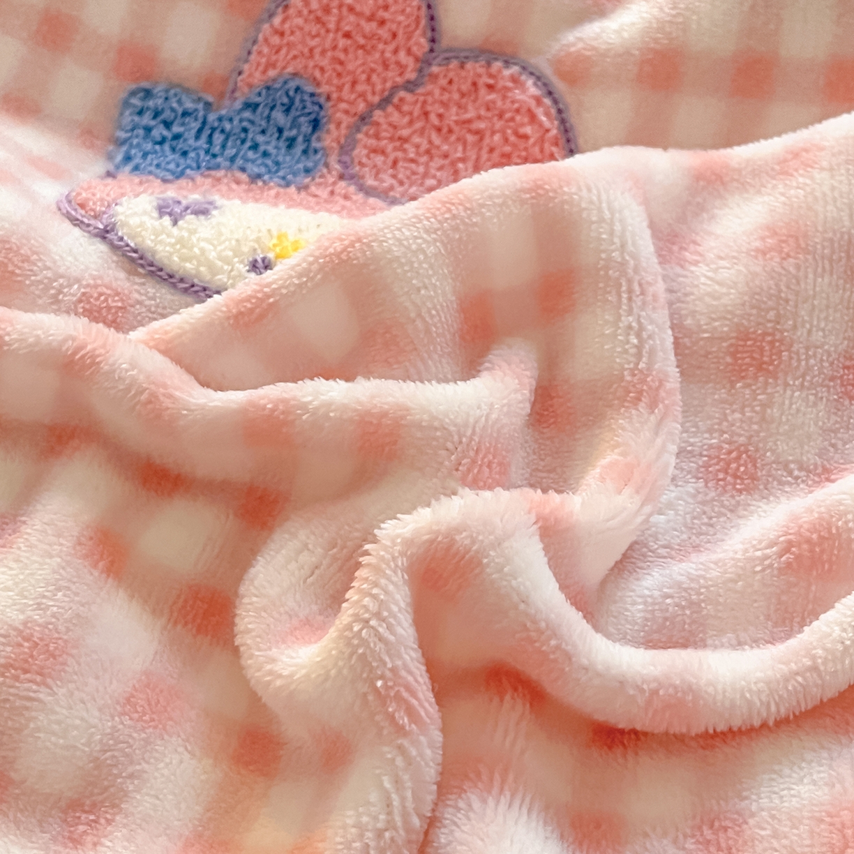 91家纺网 家纺一手货源 找家纺 （总）金爱家 2025新款A类三丽鸥授权毛巾绣混搭少女加厚牛奶绒系列四件套