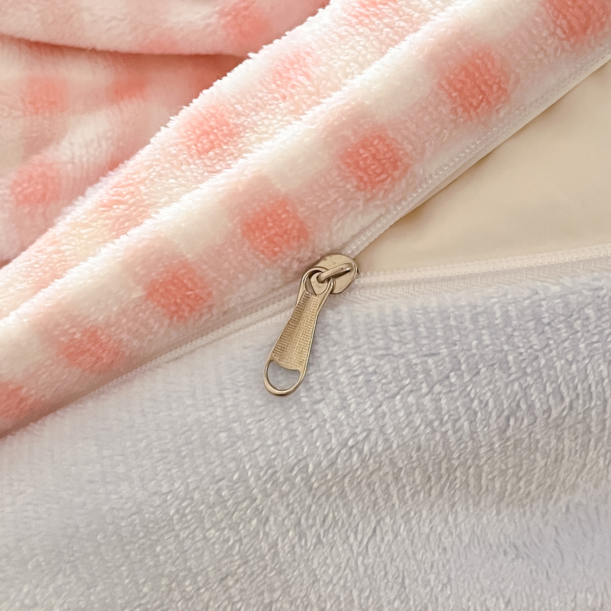 91家纺网 家纺一手货源 找家纺 （总）金爱家 2025新款A类三丽鸥授权毛巾绣混搭少女加厚牛奶绒系列四件套