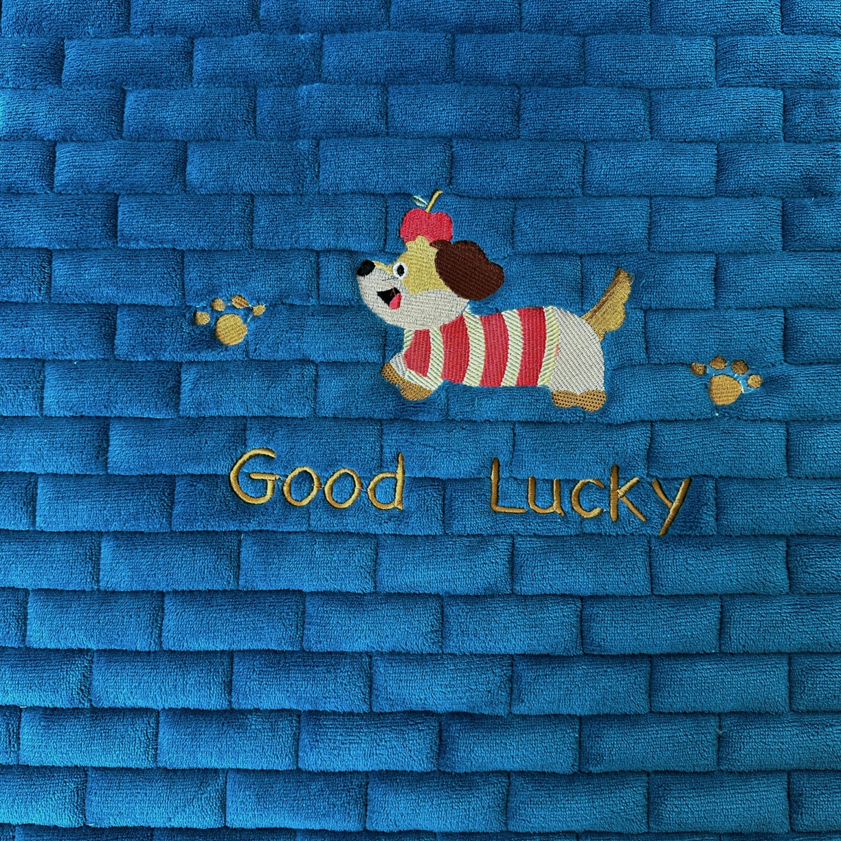 91家纺网 家纺一手货源 找家纺 恋绒家纺 2025新款加厚牛奶绒夹棉床褥床护垫床垫 幸运狗-湛蓝