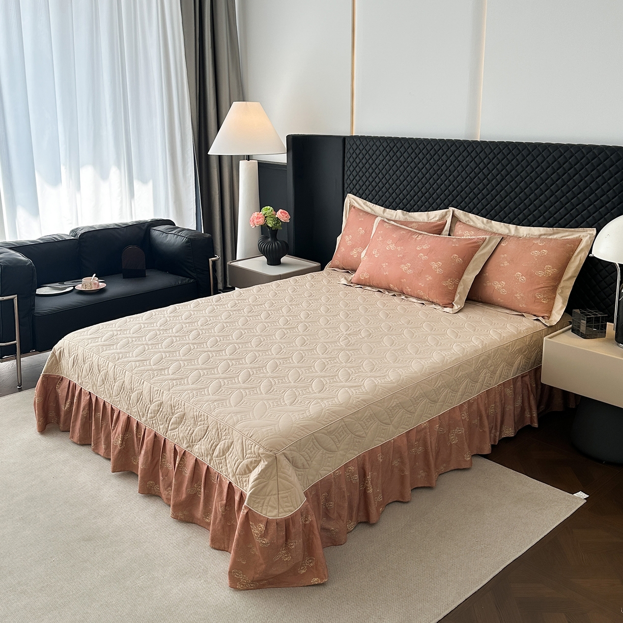 91家纺网 家纺一手货源 找家纺 福丽莱家纺 2025新款高端60纯棉数码印花夹棉床裙四件套 吉祥如意