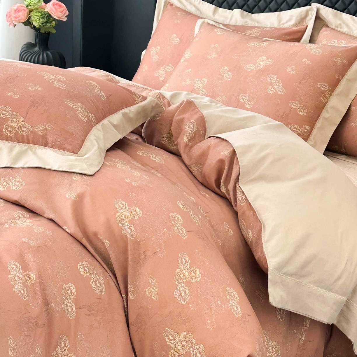 91家纺网 家纺一手货源 找家纺 福丽莱家纺 2025新款高端60纯棉数码印花夹棉床裙四件套 吉祥如意