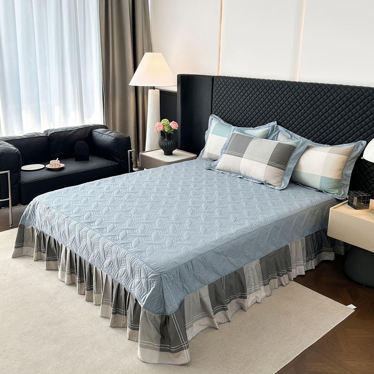 91家纺网 家纺一手货源 找家纺 福丽莱家纺 2025新款高端60纯棉数码印花夹棉床裙四件套 逆光-蓝