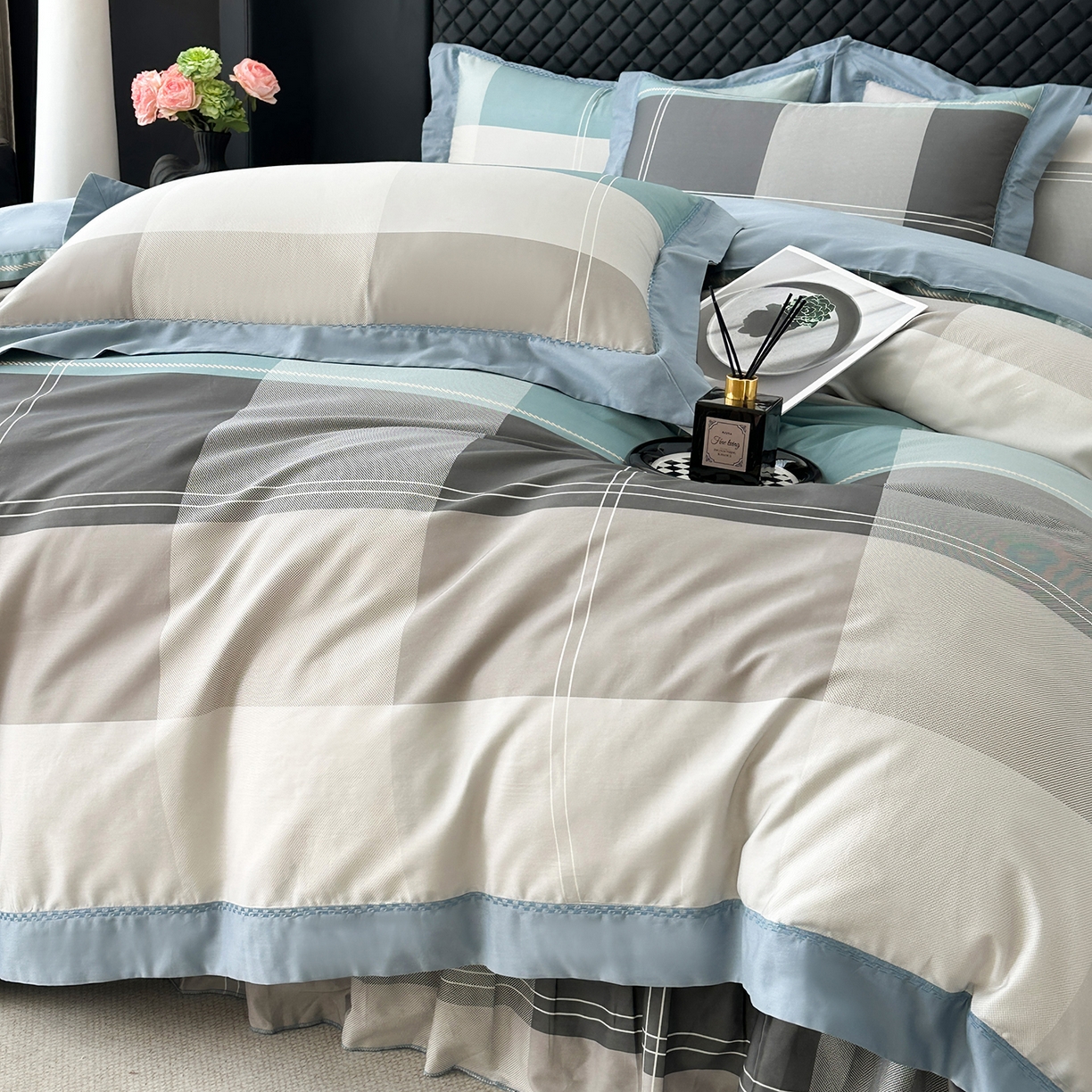 91家纺网 家纺一手货源 找家纺 福丽莱家纺 2025新款高端60纯棉数码印花夹棉床裙四件套 逆光-蓝