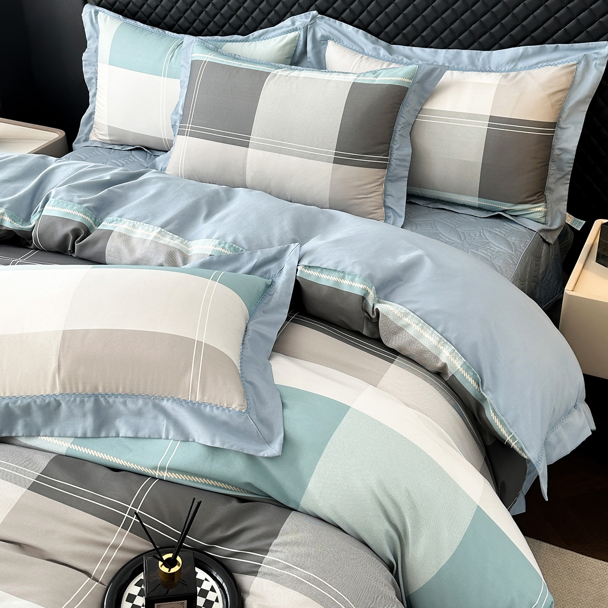 91家纺网 家纺一手货源 找家纺 福丽莱家纺 2025新款高端60纯棉数码印花夹棉床裙四件套 逆光-蓝