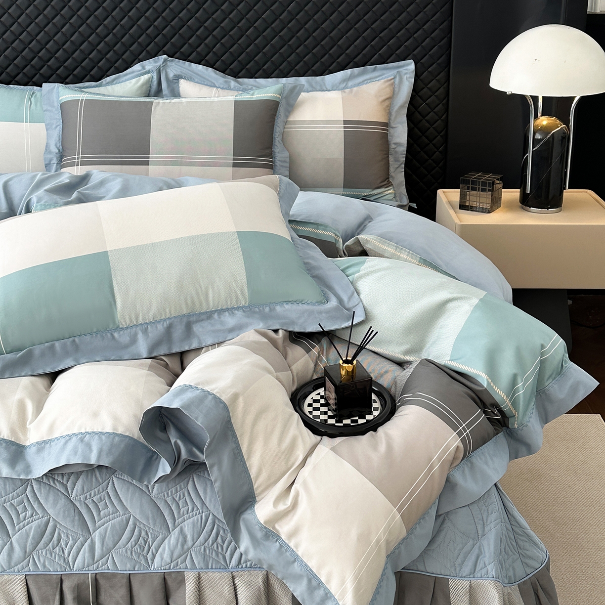 91家纺网 家纺一手货源 找家纺 福丽莱家纺 2025新款高端60纯棉数码印花夹棉床裙四件套 逆光-蓝