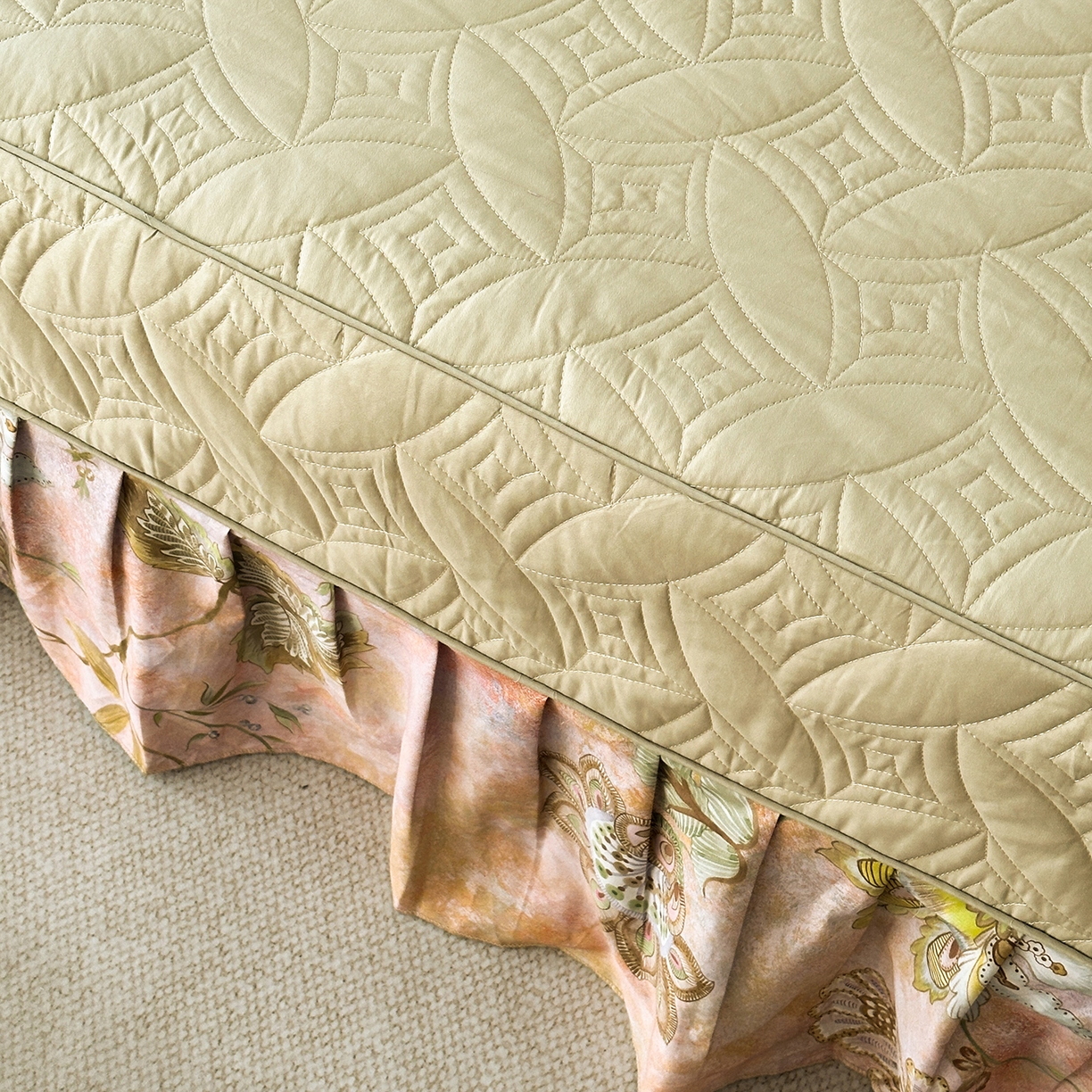 91家纺网 家纺一手货源 找家纺 福丽莱家纺 2025新款高端60纯棉数码印花夹棉床裙四件套 瑞贝卡