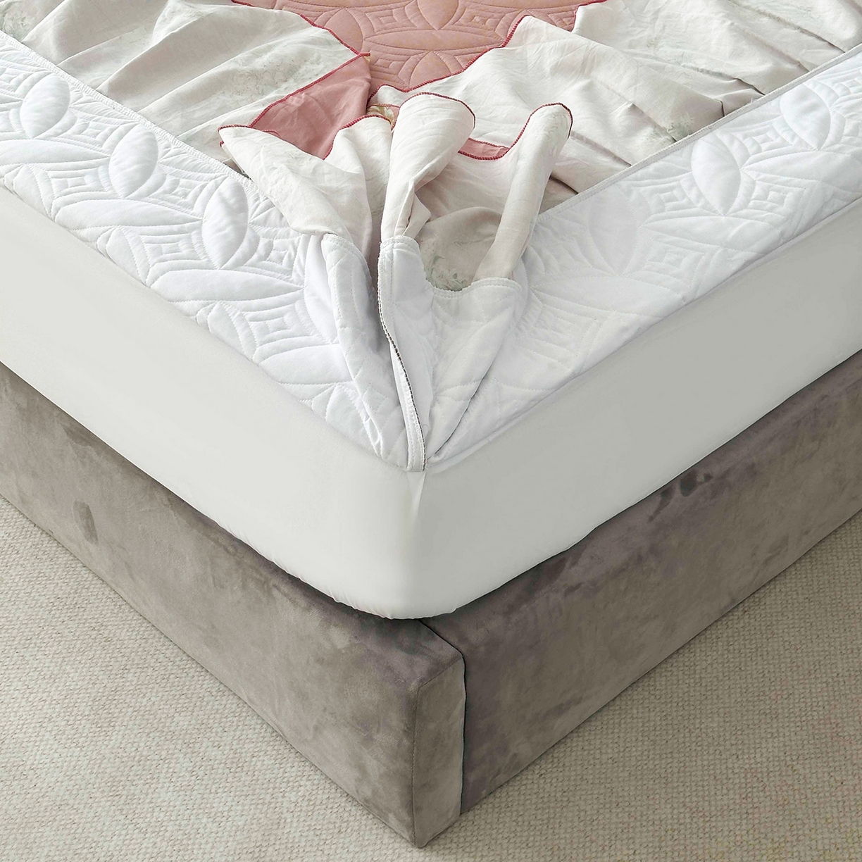 91家纺网 家纺一手货源 找家纺 福丽莱家纺 2025新款高端60纯棉数码印花夹棉床裙四件套 若婉-玫瑰粉