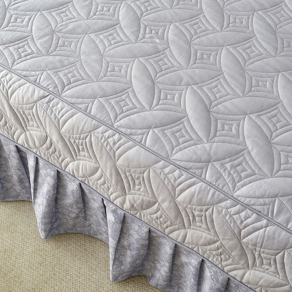 91家纺网 家纺一手货源 找家纺 福丽莱家纺 2025新款高端60纯棉数码印花夹棉床裙四件套 薰衣之恋