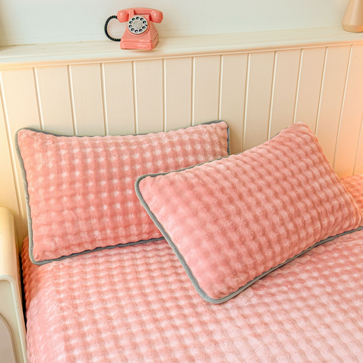 91家纺网 家纺一手货源 找家纺 爱思凯家纺 2025新款加厚泡泡绒纯色单品床单单件床单 松饼熊床单-粉