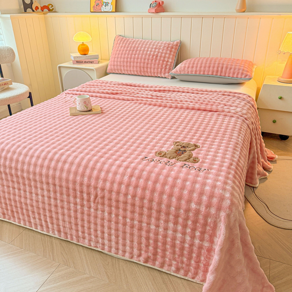 91家纺网 家纺一手货源 找家纺 爱思凯家纺 2025新款加厚泡泡绒纯色单品床单单件床单 松饼熊床单-粉