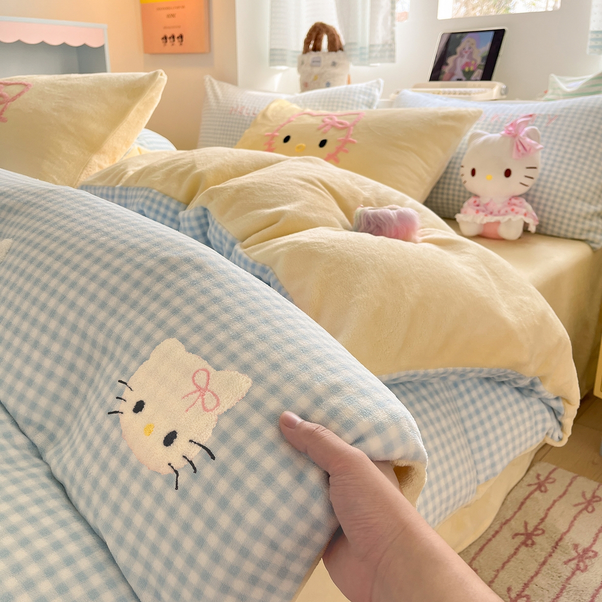 91家纺网 家纺一手货源 找家纺 （总）金爱家 2025新款A类三丽鸥授权毛巾绣混搭少女加厚牛奶绒系列四件套