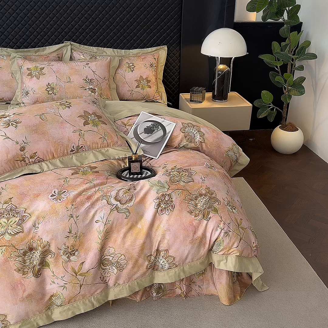 91家纺网 家纺一手货源 找家纺 福丽莱家纺 2025新款高端60纯棉数码印花夹棉床裙四件套 瑞贝卡