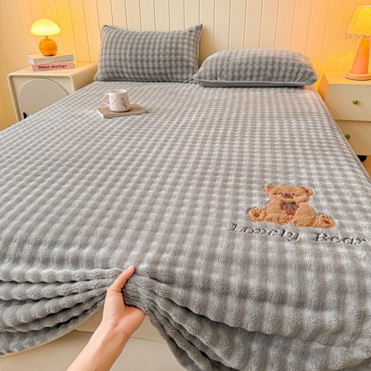 91家纺网 家纺一手货源 找家纺 爱思凯家纺 2025新款加厚泡泡绒纯色单品床单单件床单 松饼熊床单-灰