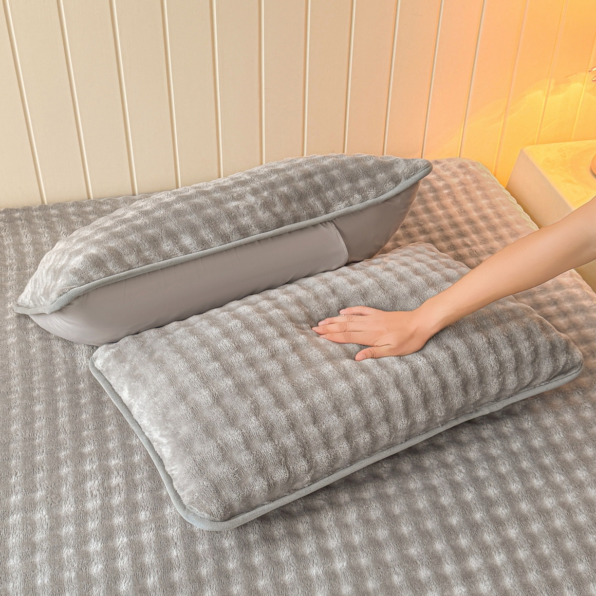 91家纺网 家纺一手货源 找家纺 爱思凯家纺 2025新款加厚泡泡绒纯色单品床单单件床单 松饼熊床单-灰