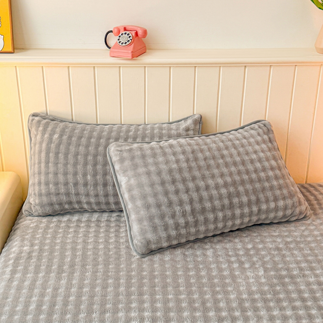 91家纺网 家纺一手货源 找家纺 爱思凯家纺 2025新款加厚泡泡绒纯色单品床单单件床单 松饼熊床单-灰