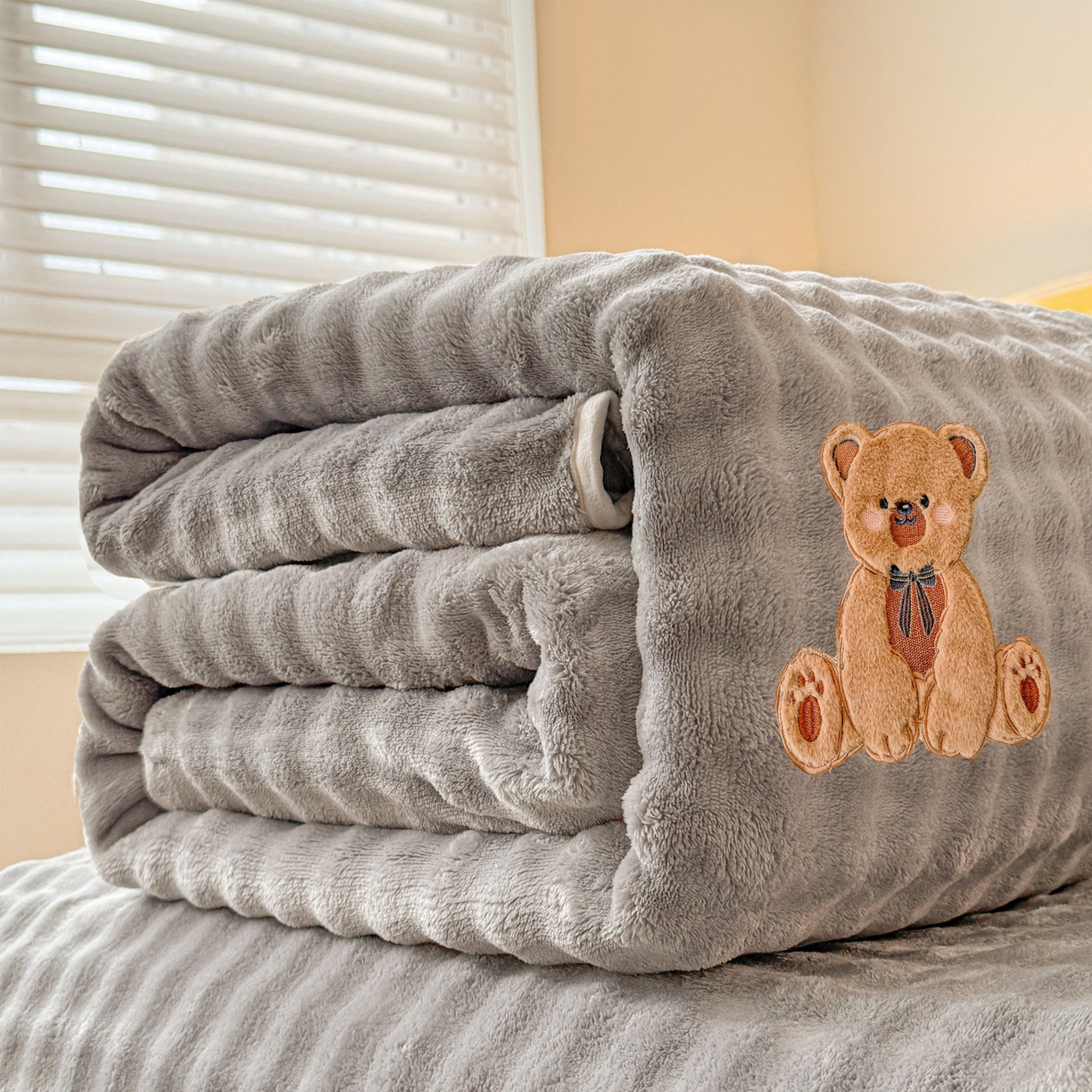 91家纺网 家纺一手货源 找家纺 爱思凯家纺 2025新款加厚泡泡绒纯色单品床单单件床单 松饼熊床单-灰