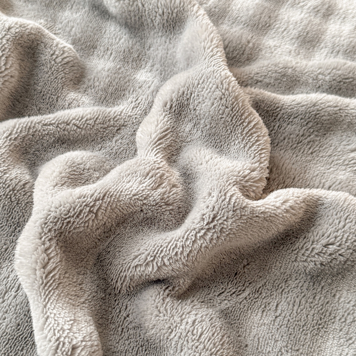 91家纺网 家纺一手货源 找家纺 爱思凯家纺 2025新款加厚泡泡绒纯色单品床单单件床单 松饼熊床单-灰