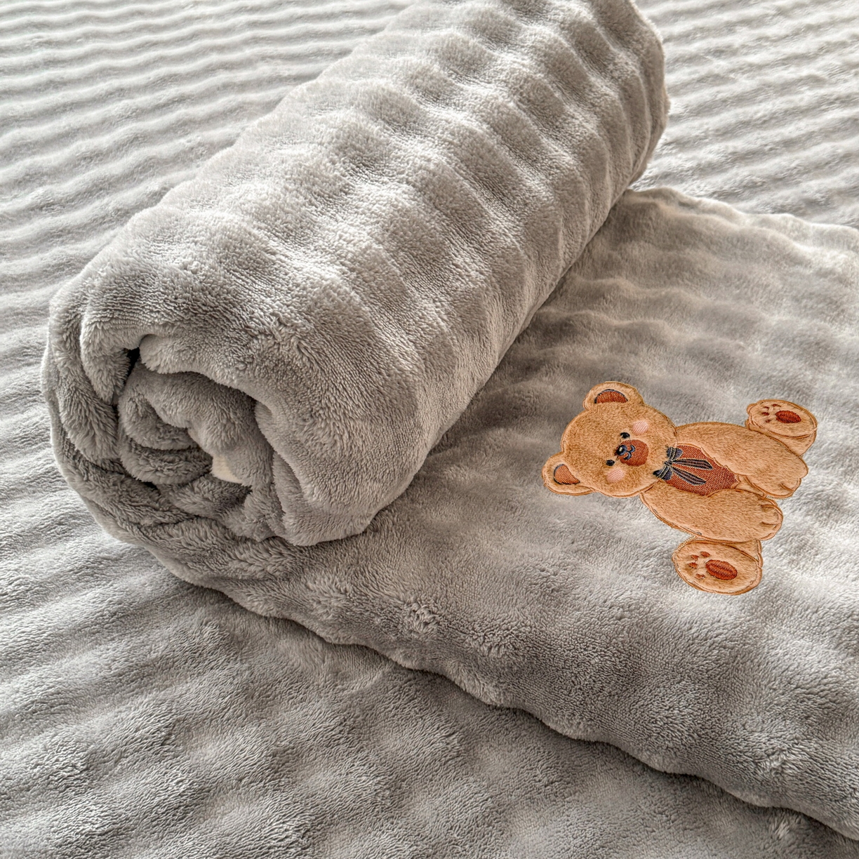 91家纺网 家纺一手货源 找家纺 爱思凯家纺 2025新款加厚泡泡绒纯色单品床单单件床单 松饼熊床单-灰