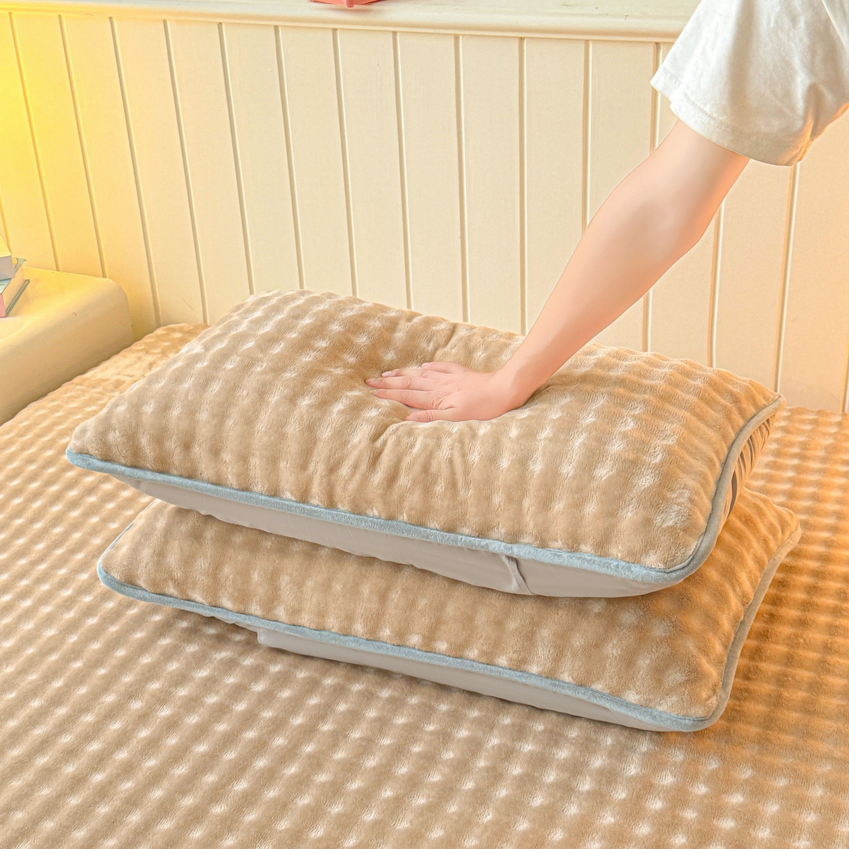 91家纺网 家纺一手货源 找家纺 爱思凯家纺 2025新款加厚泡泡绒纯色单品床单单件床单 松饼熊床单-卡其