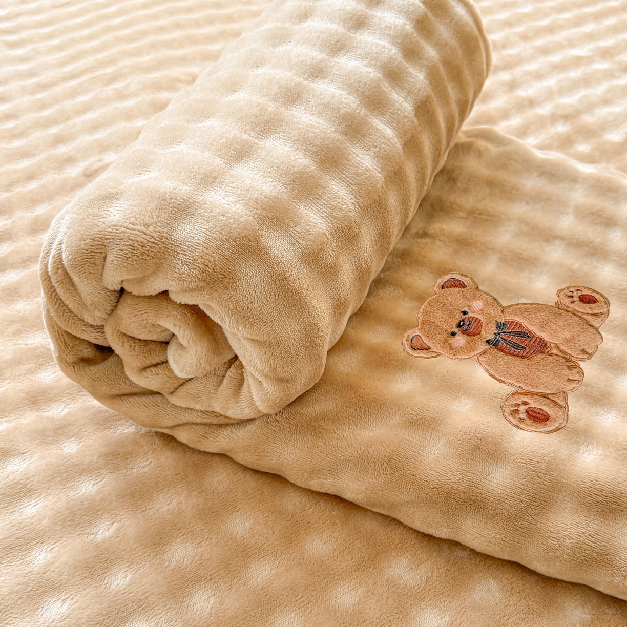 91家纺网 家纺一手货源 找家纺 爱思凯家纺 2025新款加厚泡泡绒纯色单品床单单件床单 松饼熊床单-卡其