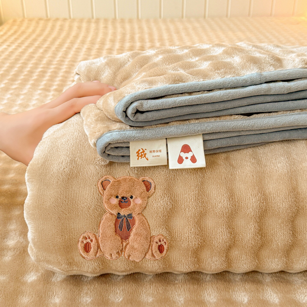 91家纺网 家纺一手货源 找家纺 爱思凯家纺 2025新款加厚泡泡绒纯色单品床单单件床单 松饼熊床单-卡其