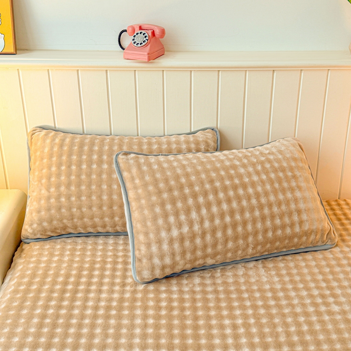 91家纺网 家纺一手货源 找家纺 爱思凯家纺 2025新款加厚泡泡绒纯色单品床单单件床单 松饼熊床单-卡其