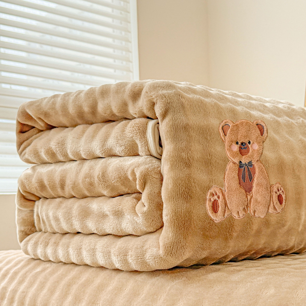 91家纺网 家纺一手货源 找家纺 爱思凯家纺 2025新款加厚泡泡绒纯色单品床单单件床单 松饼熊床单-卡其