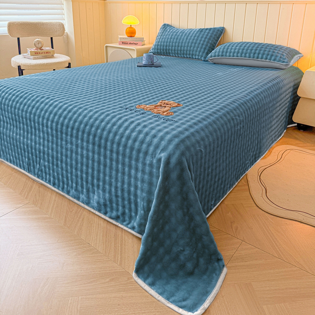 91家纺网 家纺一手货源 找家纺 爱思凯家纺 2025新款加厚泡泡绒纯色单品床单单件床单 松饼熊床单-蓝灰