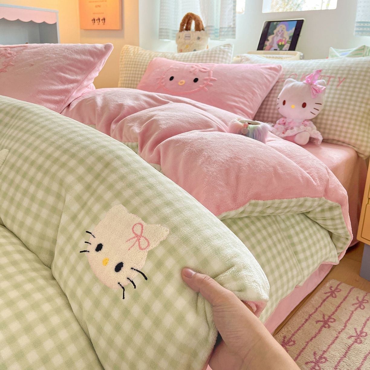 金爱家 2025新款A类三丽鸥授权毛巾绣混搭少女加厚牛奶绒系列四件套 绒毛巾绣-蝴蝶结KT绿粉