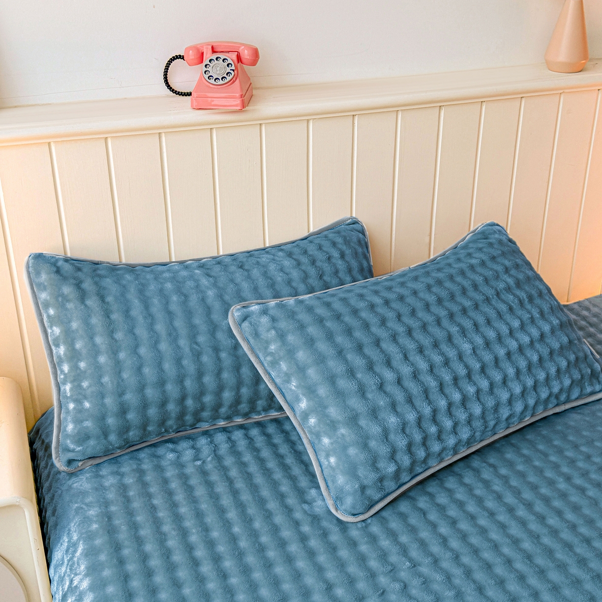 91家纺网 家纺一手货源 找家纺 爱思凯家纺 2025新款加厚泡泡绒纯色单品床单单件床单 松饼熊床单-蓝灰