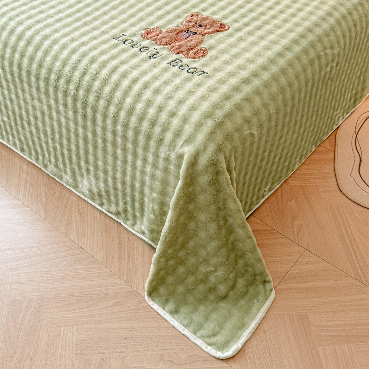 91家纺网 家纺一手货源 找家纺 爱思凯家纺 2025新款加厚泡泡绒纯色单品床单单件床单 松饼熊床单-绿