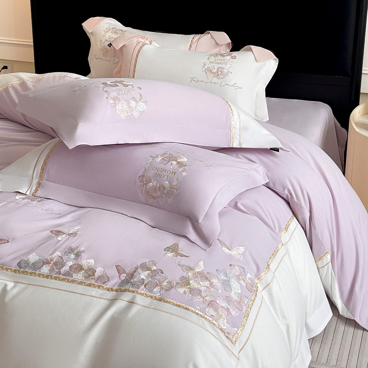 91家纺网 家纺一手货源 找家纺 （总）爱妮菲家纺 2025秋冬新款轻奢高级感加厚保暖全棉纯棉磨毛重工刺绣四件套床上用品花间集