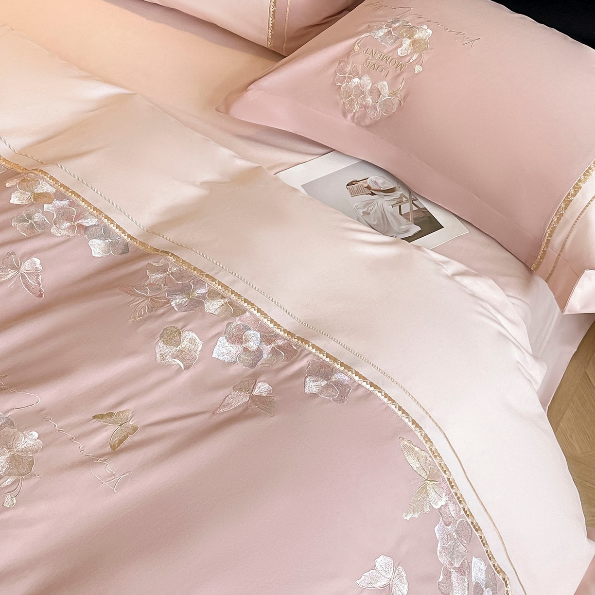 91家纺网 家纺一手货源 找家纺  2025秋冬新款轻奢高级感加厚保暖全棉纯棉磨毛重工刺绣四件套床上用品花间集 花间集-红桃