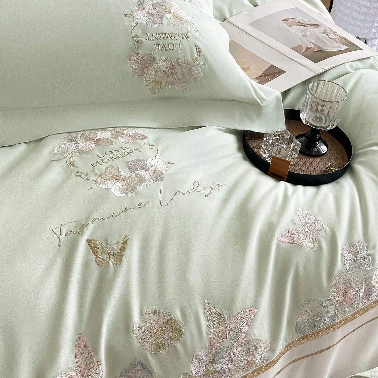 91家纺网 家纺一手货源 找家纺  2025秋冬新款轻奢高级感加厚保暖全棉纯棉磨毛重工刺绣四件套床上用品花间集 花间集-清绿