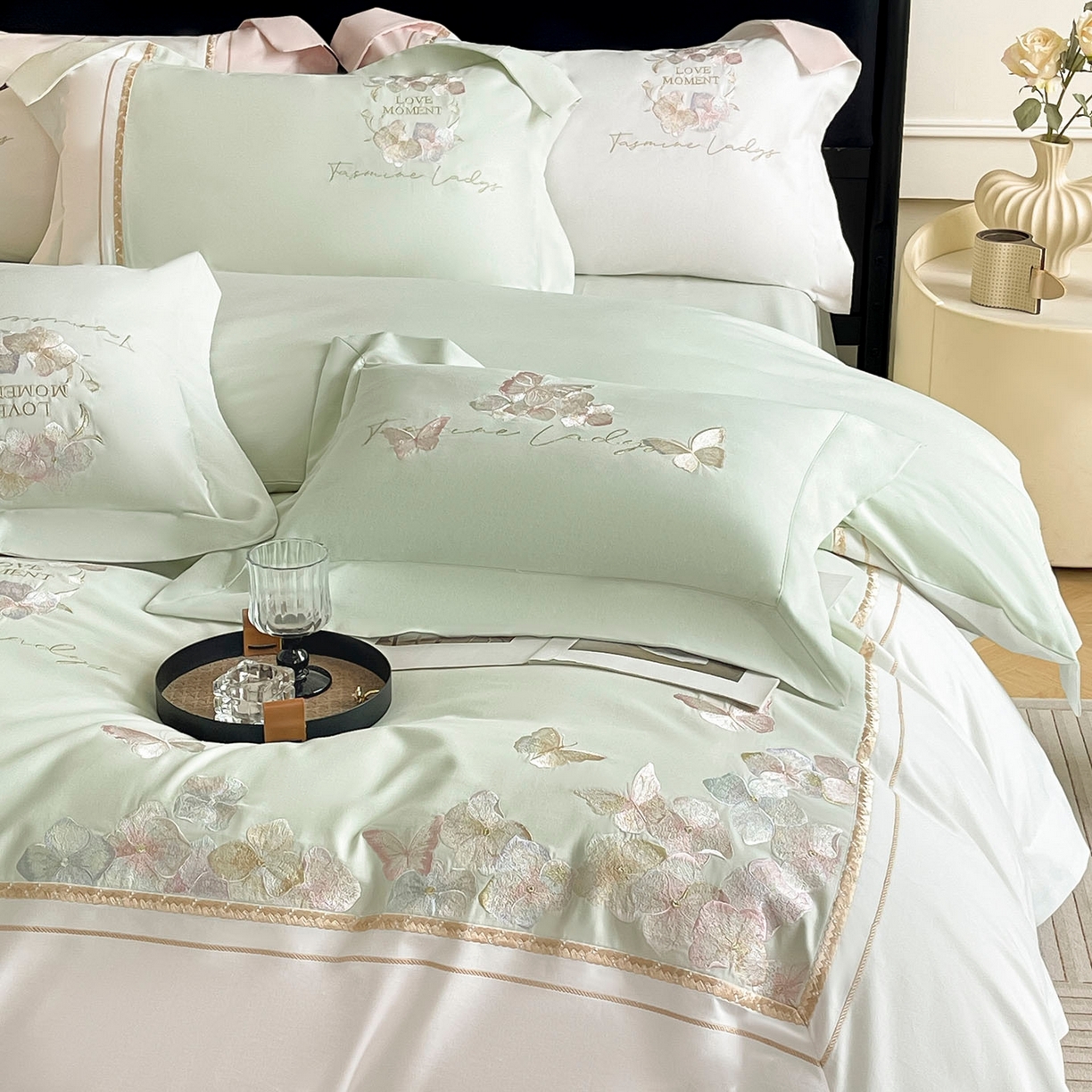 91家纺网 家纺一手货源 找家纺  2025秋冬新款轻奢高级感加厚保暖全棉纯棉磨毛重工刺绣四件套床上用品花间集 花间集-清绿