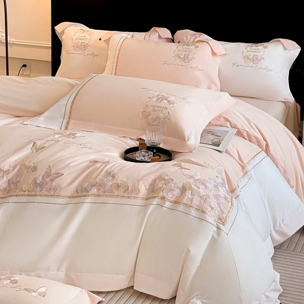 91家纺网 家纺一手货源 找家纺  2025秋冬新款轻奢高级感加厚保暖全棉纯棉磨毛重工刺绣四件套床上用品花间集 花间集-柔杏