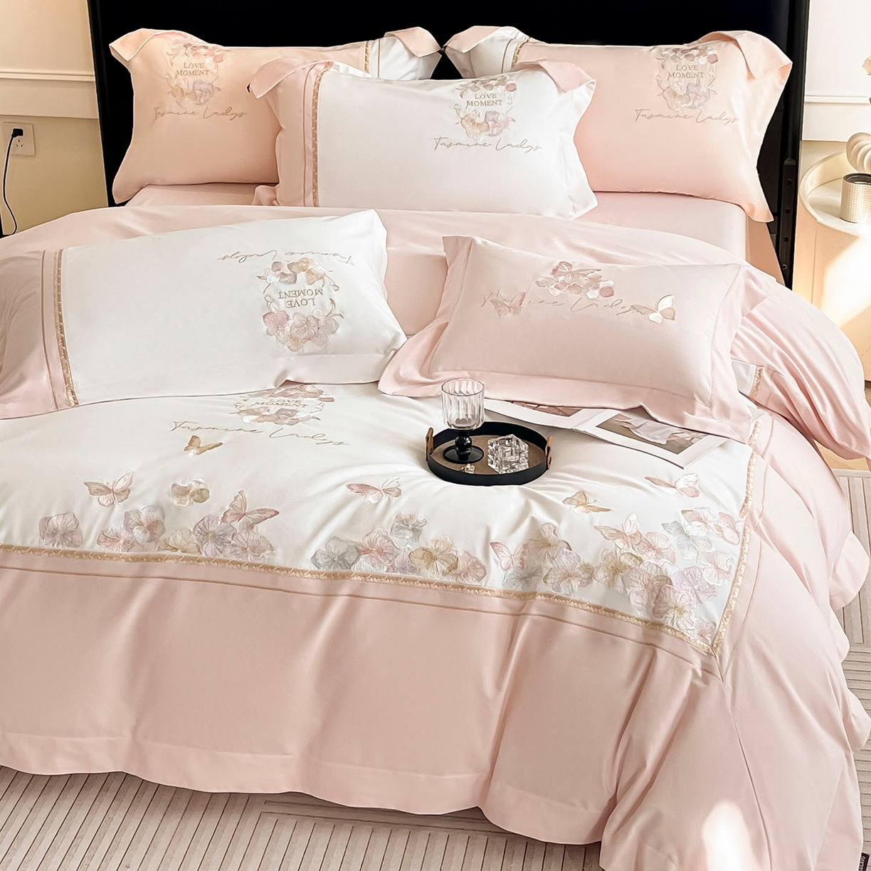 91家纺网 家纺一手货源 找家纺 （总）乔利卡沃 2025秋冬新款轻奢高级感加厚保暖全棉纯棉磨毛重工刺绣四件套床上用品花间集