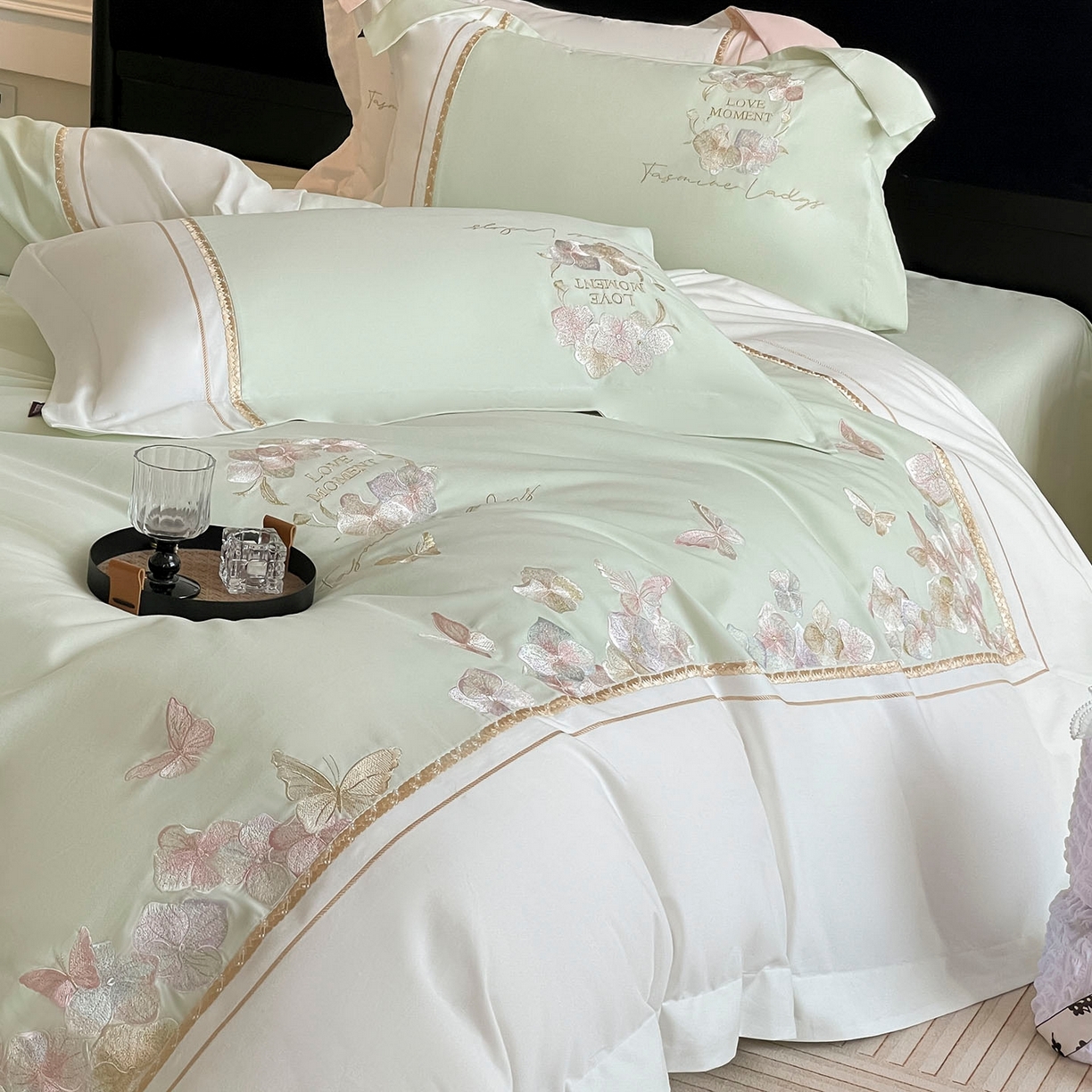 91家纺网 家纺一手货源 找家纺  2025秋冬新款轻奢高级感加厚保暖全棉纯棉磨毛重工刺绣四件套床上用品花间集 花间集-清绿