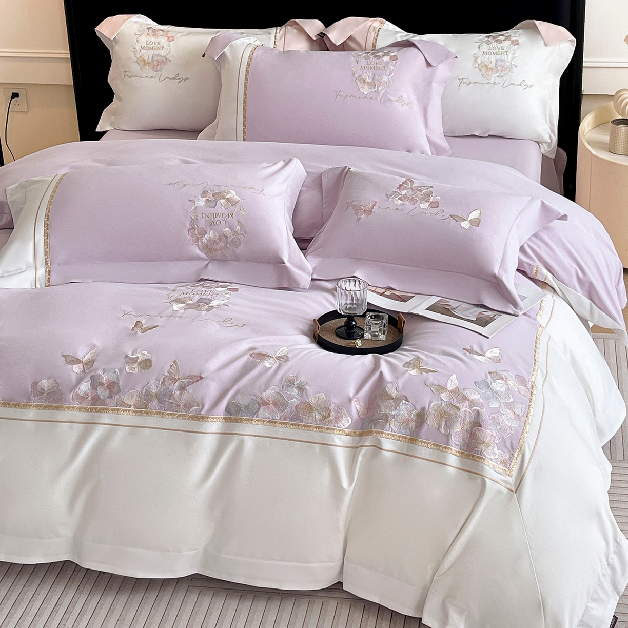 91家纺网 家纺一手货源 找家纺  2025秋冬新款轻奢高级感加厚保暖全棉纯棉磨毛重工刺绣四件套床上用品花间集 花间集-黛紫