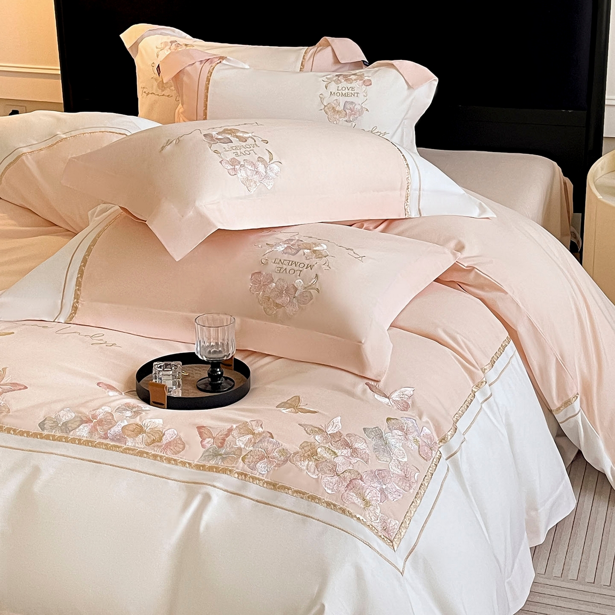 91家纺网 家纺一手货源 找家纺  2025秋冬新款轻奢高级感加厚保暖全棉纯棉磨毛重工刺绣四件套床上用品花间集 花间集-柔杏